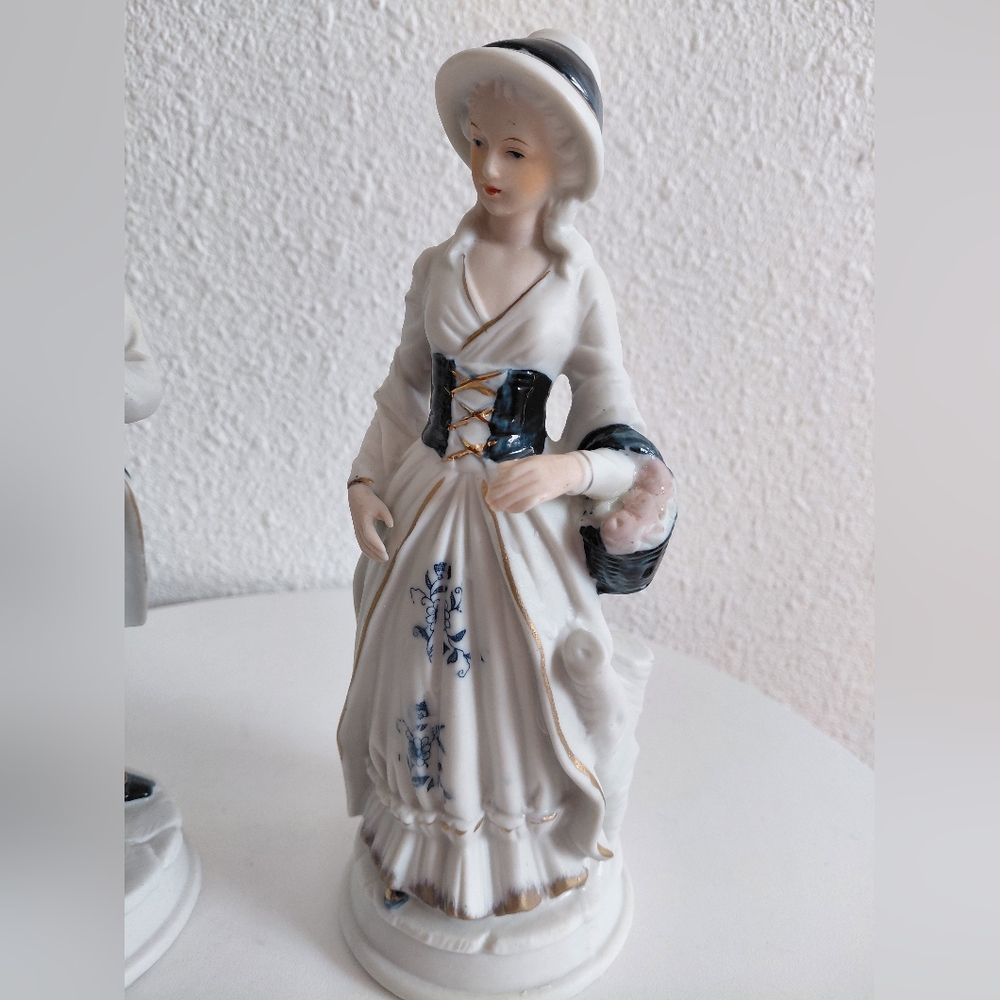 MC Courting Victorian Couple Figurines Matte Porcelain Unmarked - Picture 2 of 15